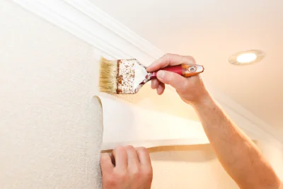 Pose de papier peint à Andouillé — revêtements muraux et toiles de verre